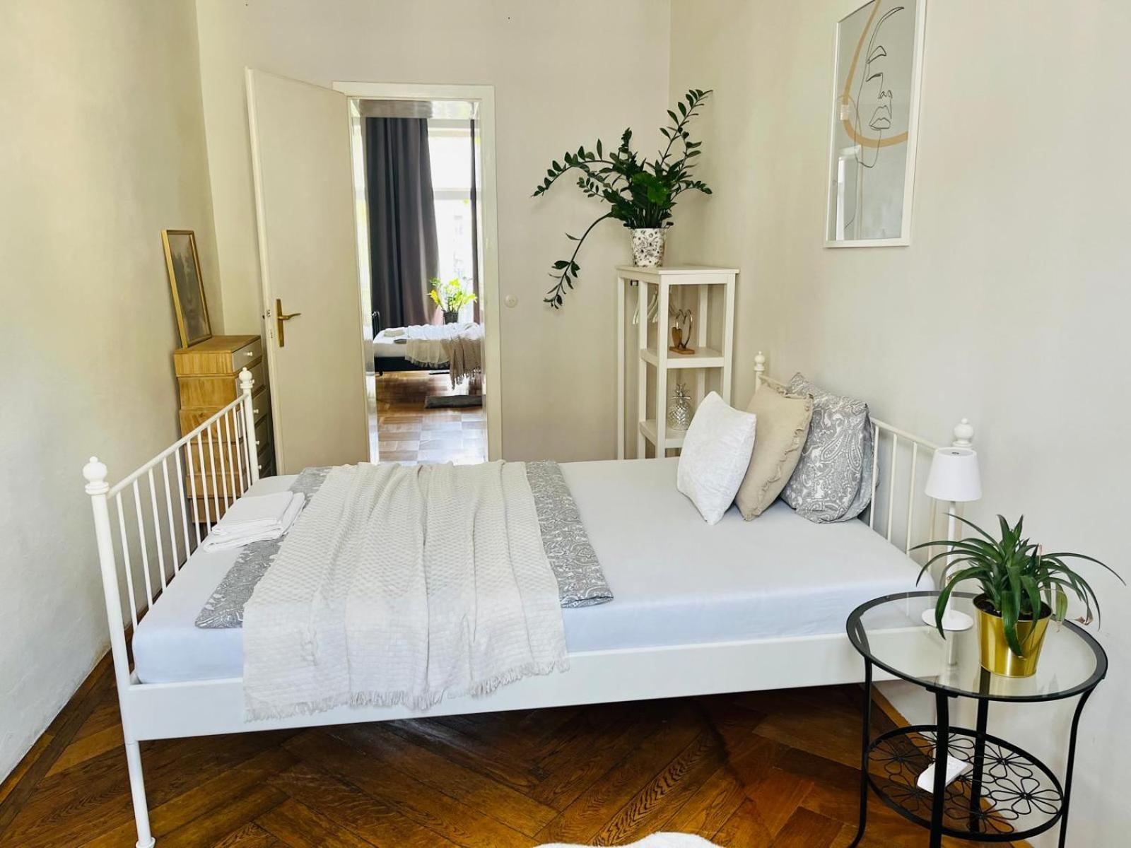 Beautiful City Centre Apartment Wenen Buitenkant foto